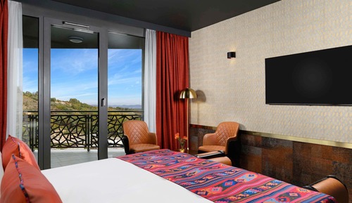 Deluxe Room, 1 King Bed, Sauna