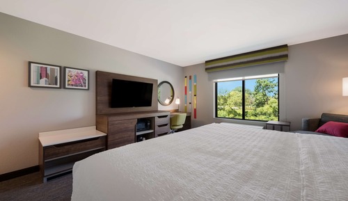 Room, 1 King Bed, Accessible (Hearing)