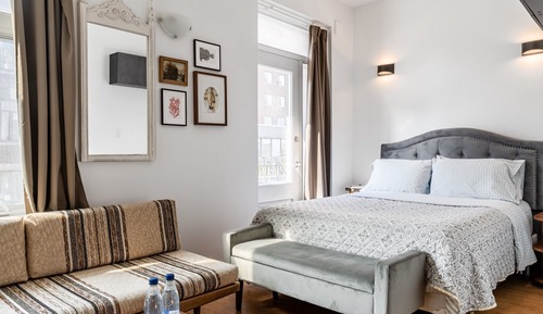 Deluxe Double Room (201)