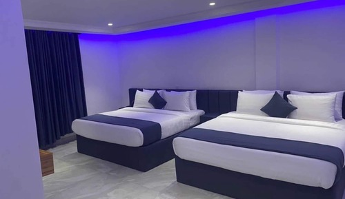 Club Twin Room