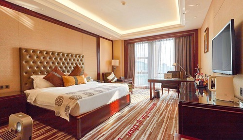 Executive Room, 1 King Bed, Non Smoking, Mountain View (Skyscraper)