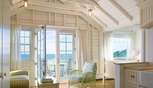 Superior Beach Cottage