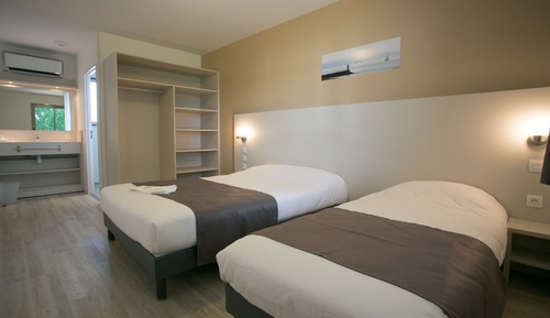 Family Apartment with 2 connecting rooms with terrace