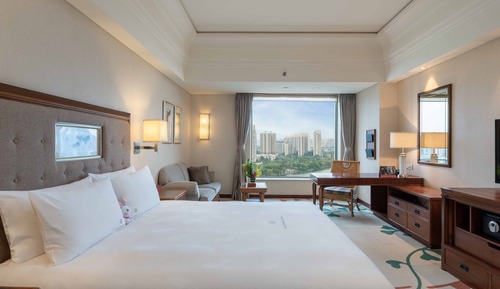 Deluxe Room, 1 King Bed, River View