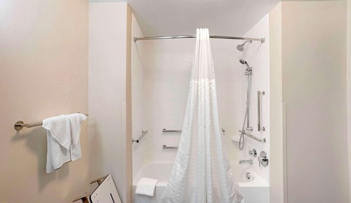 Room, 2 Queen Beds, Accessible, Non Smoking