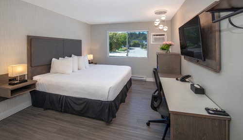 Deluxe Room, 1 King Bed, Kitchenette