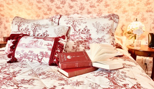 Honeymoon Room, 1 Queen Bed, City View, Mezzanine