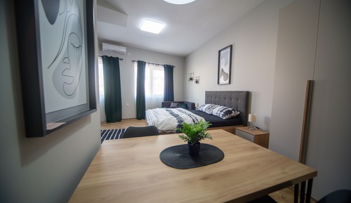 Deluxe Studio Suite