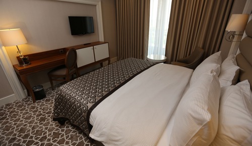 Economy Room