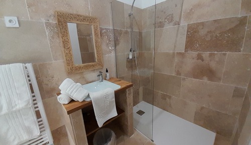 Standard Double Room, 1 Queen Bed