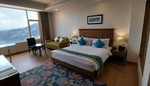 Deluxe Room (Deluxe Hill View Room)