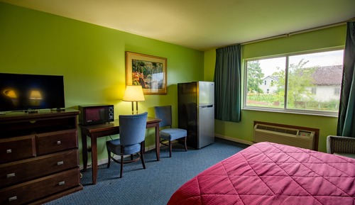 Deluxe Room, 2 Queen Beds, Non Smoking, Refrigerator & Microwave