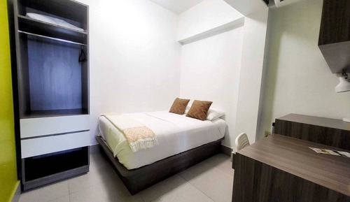 Economy Room