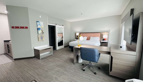 Studio, 1 king bed, Accessible (Hearing)