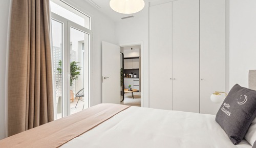 One-Bedroom Apartment with terrace