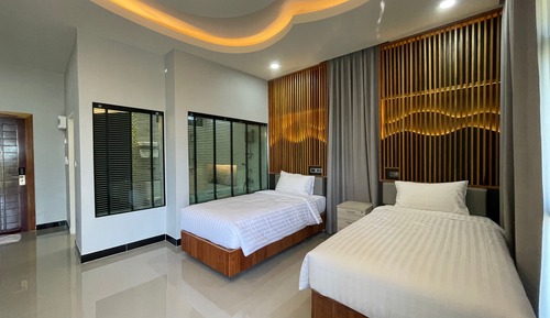 Superior Twins Room
