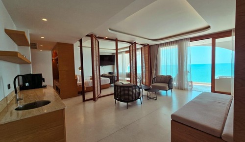 King Suite with Ocean View