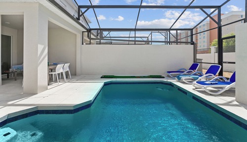 4 Bedroom (3 x King Bedrooms, Themed Kids Bunks) w/Pool