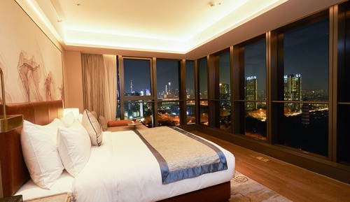 270° River View King Size Bed Suite Room