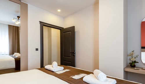 Deluxe Family Two Bedroom Apartment