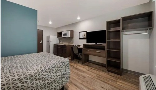 Queen Suite