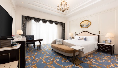Premier Room, 1 King Bed