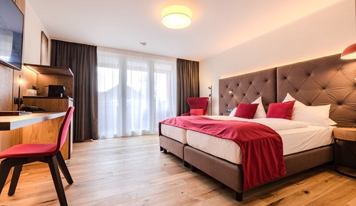 Superior Double Room, Balcony, Partial Lake View