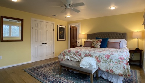 Champagne Suite, 3rd floor, Sleeps 4