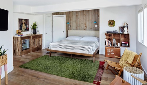 Economy Room, 1 King Bed, Balcony, Ground Floor