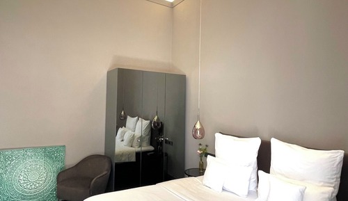 Superior Room, 1 King Bed, Courtyard Area