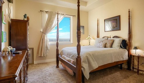 Deluxe Room, 1 Queen Bed, Ensuite