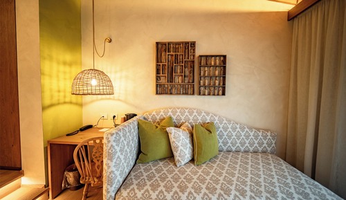 Junior Room, Balcony, Vineyard View