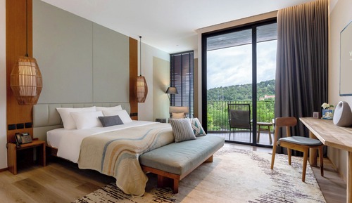 Luxe Mountain View King