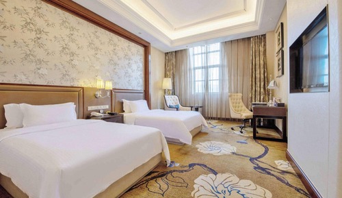 Superior Room, 2 Twin Beds, Non Smoking, Lake View