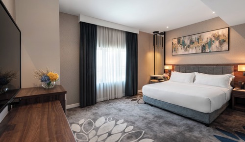 Junior Suite, 1 King Bed, City View