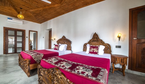 Twin Room with Balcony and City view
