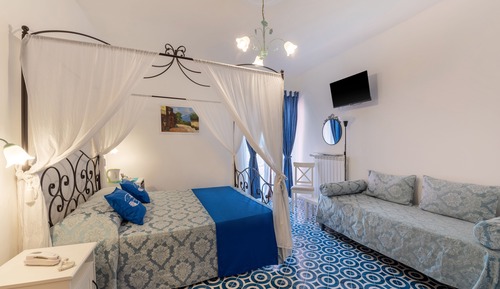 Deluxe Double or Twin Room, Partial Sea View