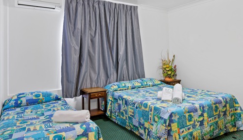 Economy Double or Twin Room, Shared Bathroom (Hotel)