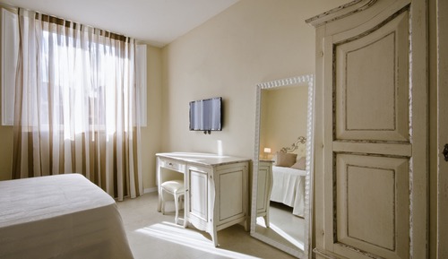 Superior Double Room, City View