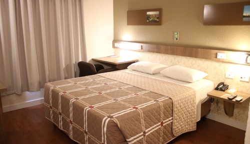 Quarto casal standard, 1 cama Queen - PNE