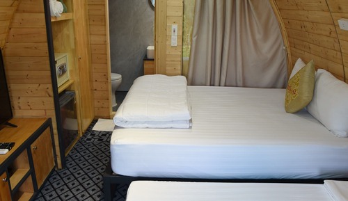 Deluxe Quadruple Room, 2 Queen Beds