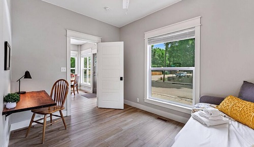 House, Multiple Beds, Kitchen, Garden View (443 E 10th St. Loveland)