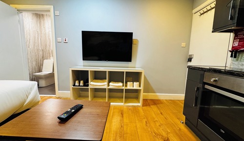 Deluxe Studio Suite