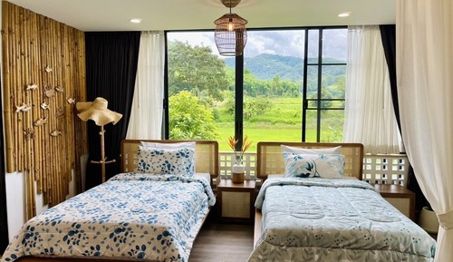 Family Farmer (Connecting Rooms)