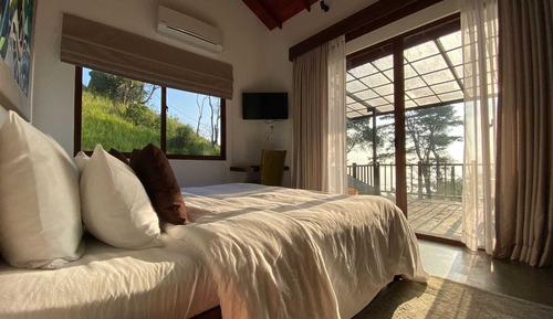 Mountain View Room