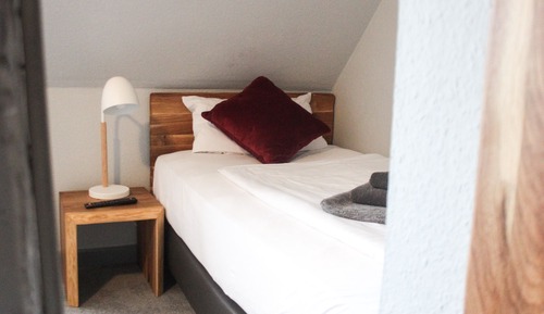 Single Room, Private Bathroom