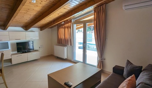 Apartment, Smoking