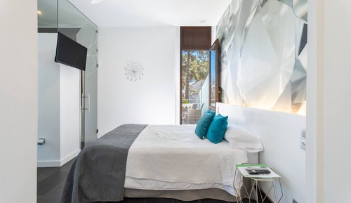 Honeymoon Room