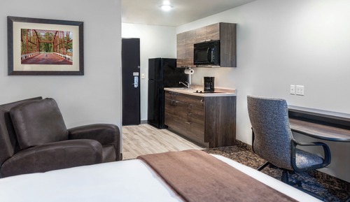 Room, 2 Queen Beds (With Recliner, Hearing)