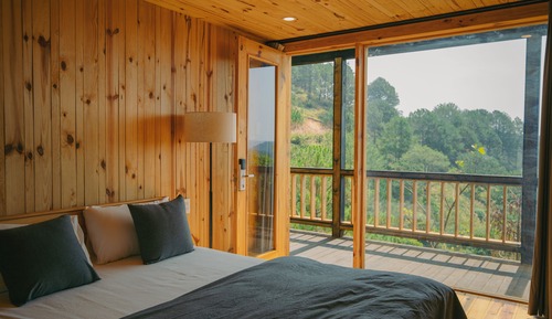 Superior Bungalow, Balcony, Lake View